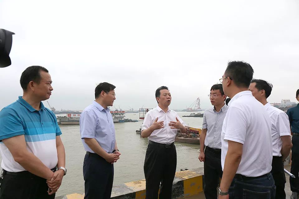 講政治 講擔當 顧大局 可信賴 —— 岳陽市委常委、秘書長談正紅督查桂花園碼頭時給予集團公司高度評價
