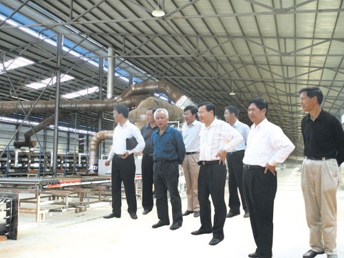國(guó)家工商行政管理總局長(zhǎng)甘國(guó)屏視察